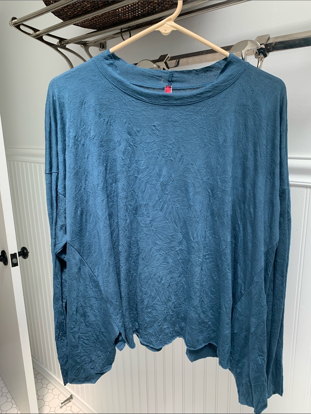 Relaxed Long-Sleeve Women's Top in Teal Blue